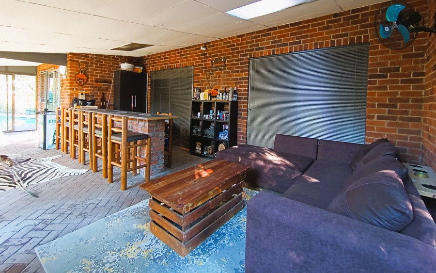 4 Bedroom Property for Sale in Langenhovenpark Free State
